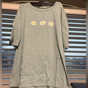Pastel Mint Daisy Graphic Tee